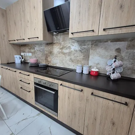 New 3bed And 3 Bath Location