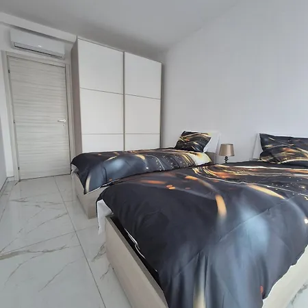 New 3bed And 3 Bath Location