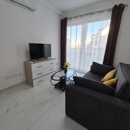 Appartement New 3bed And 3 Bath Location *