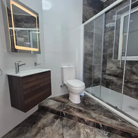 New 3bed And 3 Bath Location *